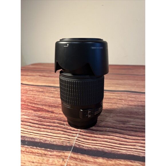 Nikon AF-S DX NIKKOR 55-200mm f/4-5.6G ED Telephoto Zoom Lens - Picture 7 of 15
